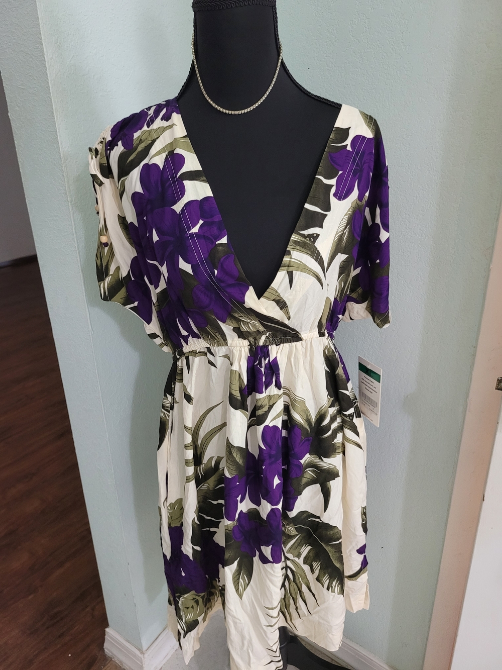 NWT Favant Hawaii Floral V-Neck Dress - Size XL